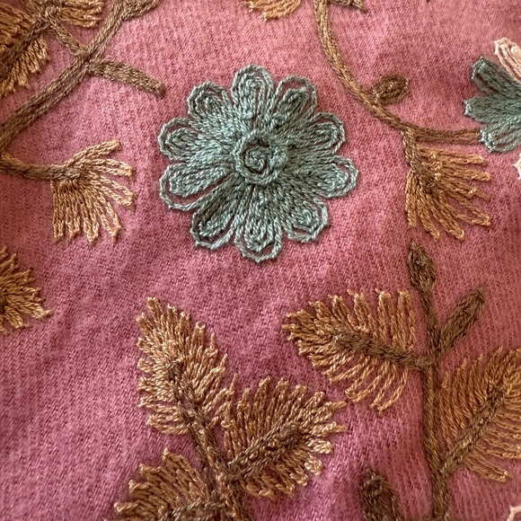 Gorgeous Rose Pink Floral Embroidery Cashmere Fringed lWrap/Scarf 26”x 76” - Picture 9 of 11